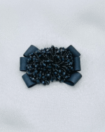 Kurdela Üzerine Kristal Ve Kum Boncuk İşlemeli Fiyonk Model Aksesuar - Lacivert