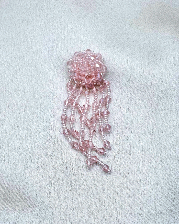 Piramit Kristal Ve Kum Boncuk İşlemeli Saçaklı Broş Aksesuar Pembe - Görsel 1