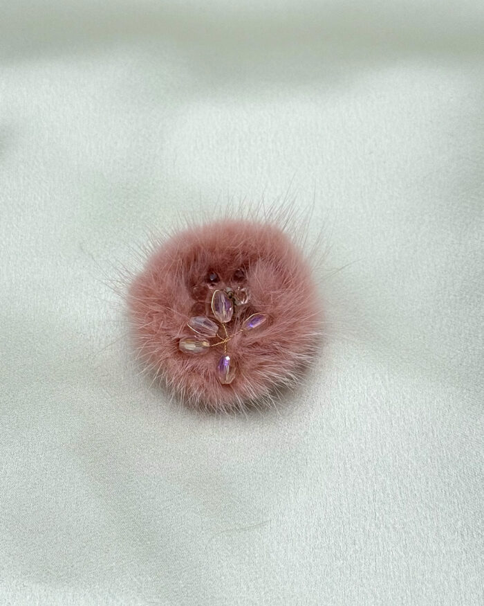 Çiçek Desenli Tüylü Broş Pembe - Görsel 1
